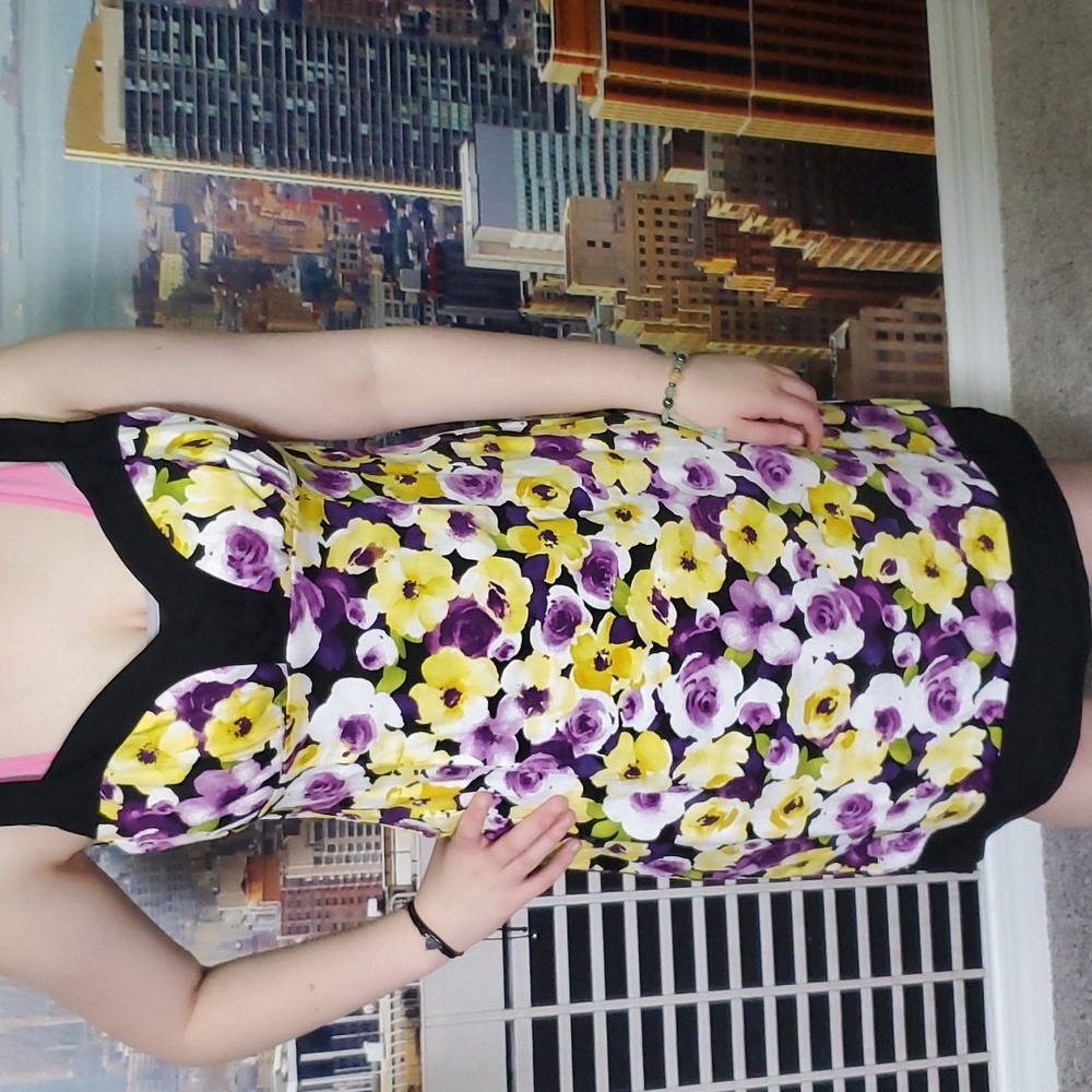 Woman's floral dress. Size 12